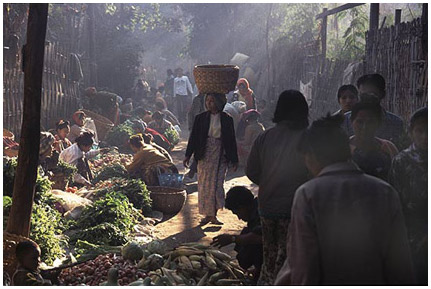 Markt_in_Bagan_1_i.jpg - Markt in Bagan