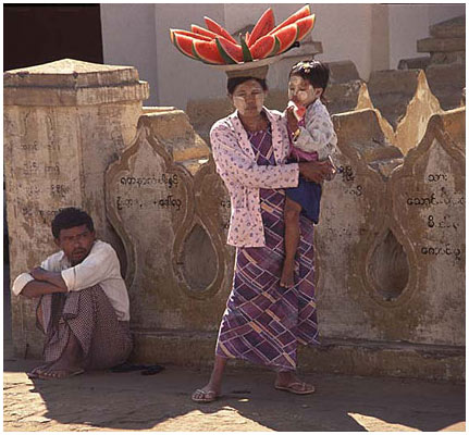 Melonen-in-Bagan_i.jpg - Melonen in Bagan