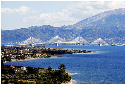 2203_i.jpg - Die neue Brücke bei Patras