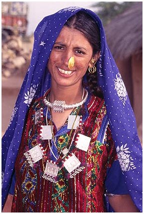 Jaisal-Bikaner_2_i.jpg - An der Straße von Jaisalmer nach Bikaner