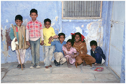 Luni_6_i.jpg - Kinder in Luni