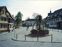 St. Ursulabrunnen mit Osterschmuck