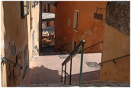 675_i_.jpg - Durchblick in Grasse