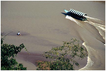 Am-Mekong.jpg - Boot auf dem Mekong