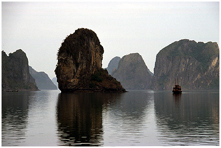 Halong3_i.jpg - In der Halong-Bucht I