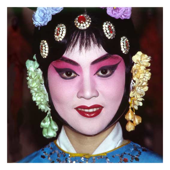 China_Peking-Oper2.jpg - Schauspielerin der Peking-Oper (China)
