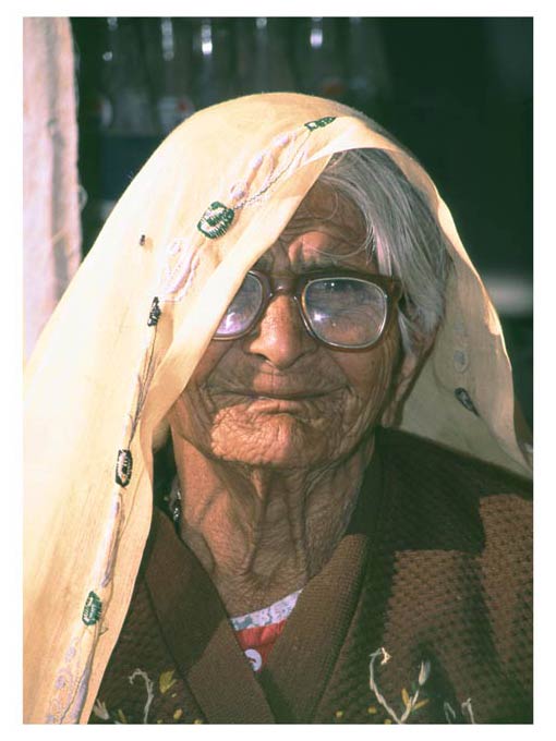 Indien_Alte-Frau-in-Bundi.jpg - Alte Frau in Bundi (Indien)