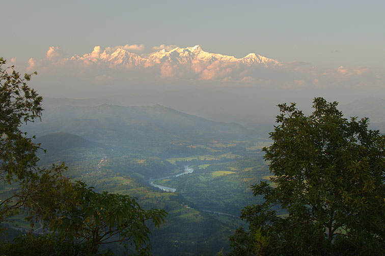 020_NPL6412_i.jpg - Abendstimmung am Fuße des Himalaya